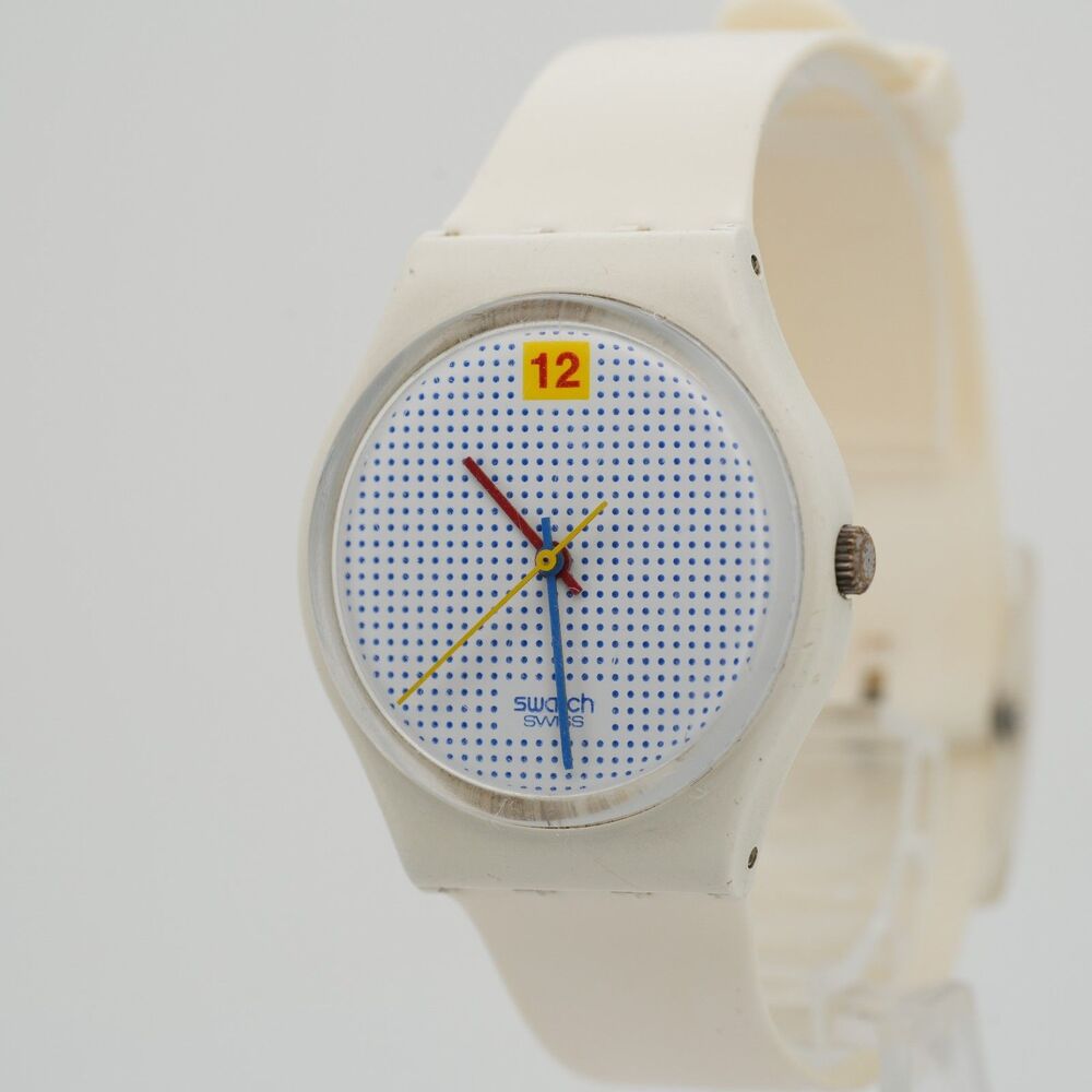 Vintage 1985 Swatch Watch Dotted Swiss GW104 34mm White Blue Dots Running